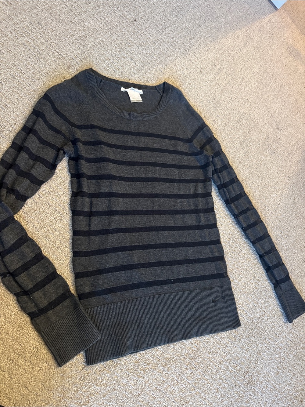 Nike Golf Women's Gray and Black Striped Crewneck Sweater
